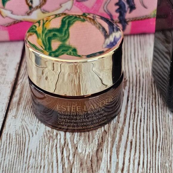 Women's Estee Lauder Makeup set of 5 travel size skin care - Picture 6 of 9